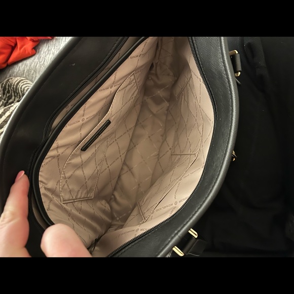 Michael Kors Bag - Picture 2 of 2